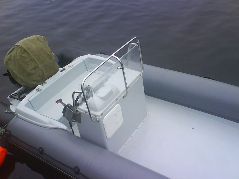 Лодки RIB: наличие консолей - 1 консоль (мото)