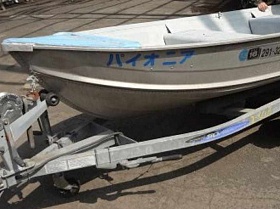 Продам лодку алюминиевую с телегой в комплекте, очень легкая и прочная