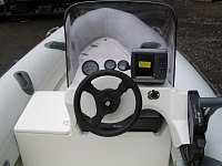 Рулевая консоль для лодок РИБ и катеров ЛЮКС