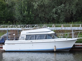 Моторная яхта Carver 28