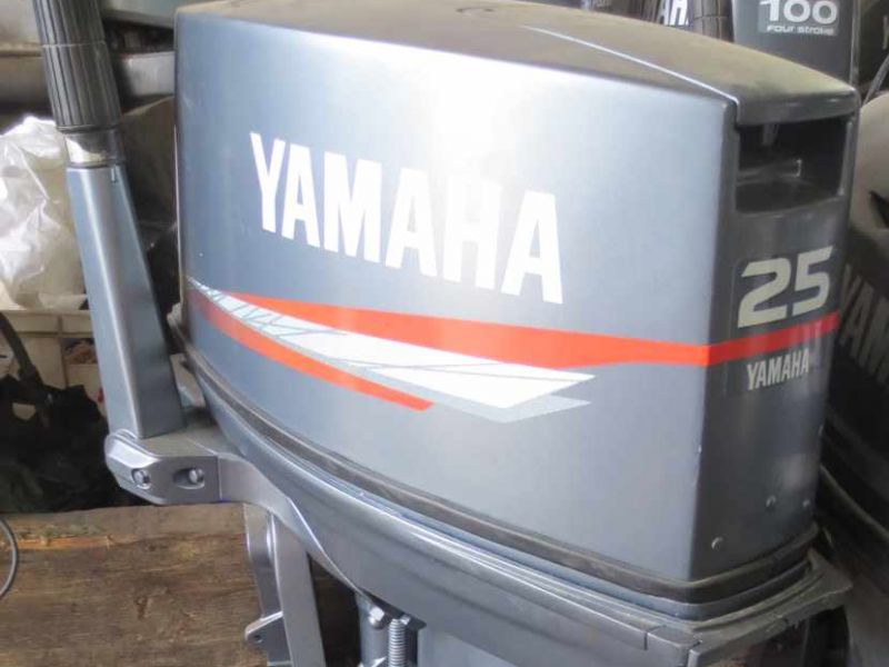 Купить лодочный мотор ямаха 25. Лодочный мотор Yamaha 25. Yamaha 25 BMHS. Лодочный мотор Ямаха 664. Лодочный мотор старый Ямаха 25 киловатт.