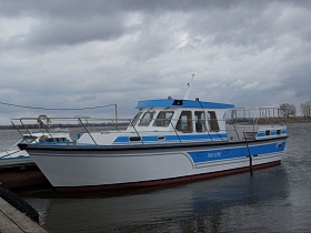Катер "Кама 93" модификация "Турист" Катер "Кама 93" модификация "Турист"