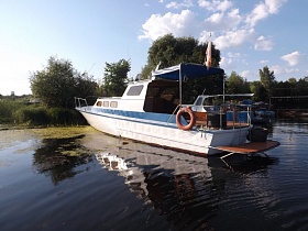 Моторная яхта Моторная яхта